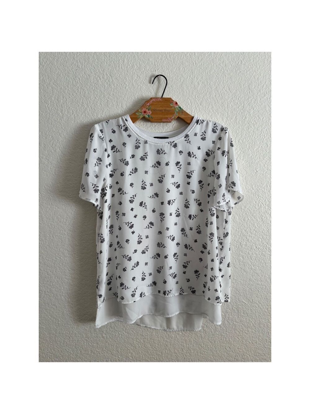 Hilary Radley Blouse Women Med White Floral High-Low Double Layer Short Sleeve